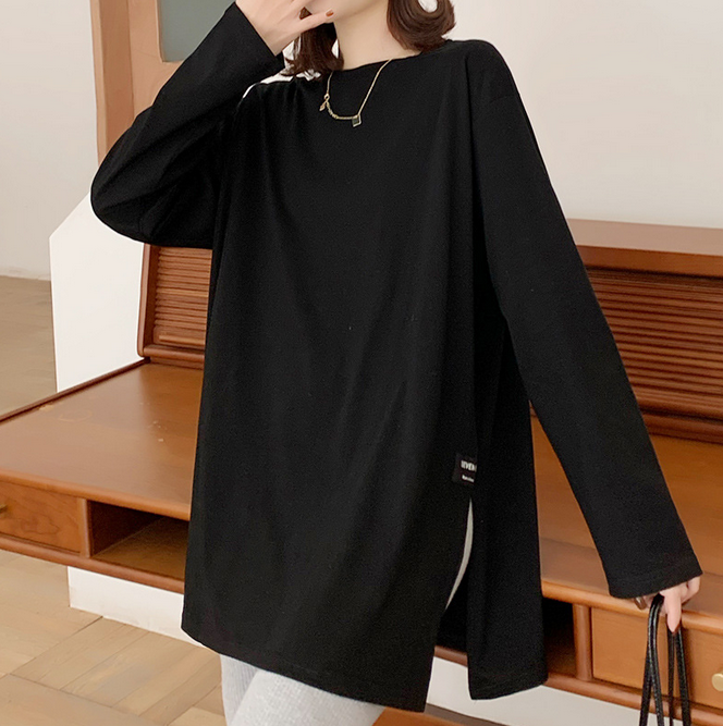 Crew neck slit long sleeve T-shirt