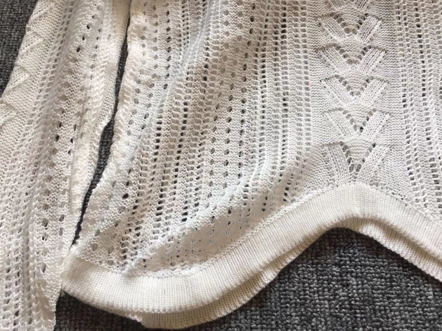 Kint Hollow Out Top