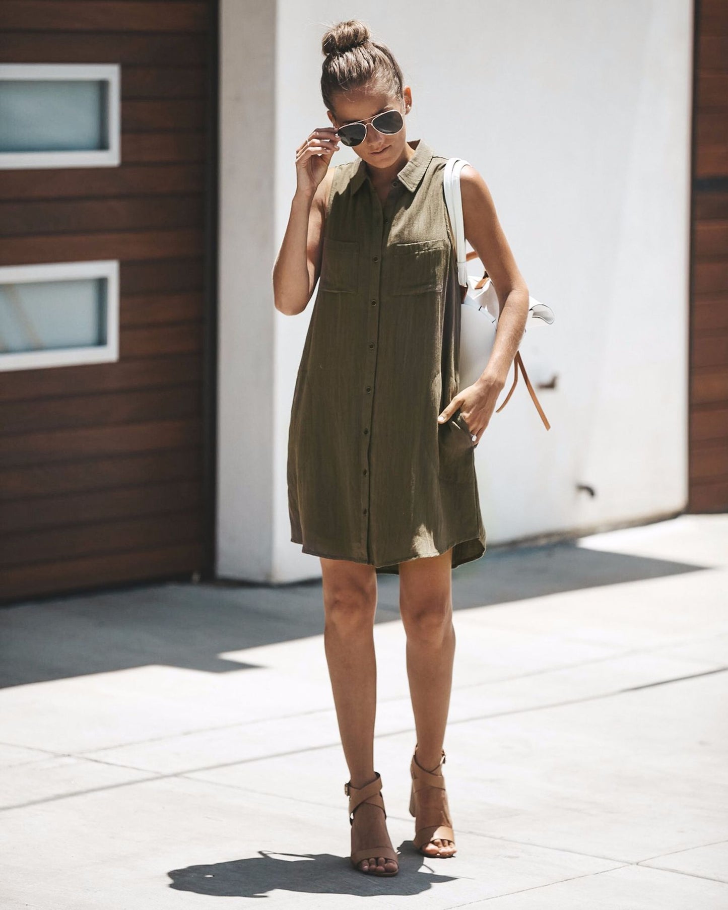 Sleeveless Front Buttons Blouse
