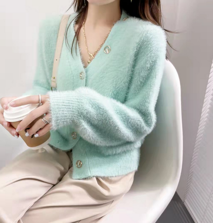 V-neck knitted cardigan