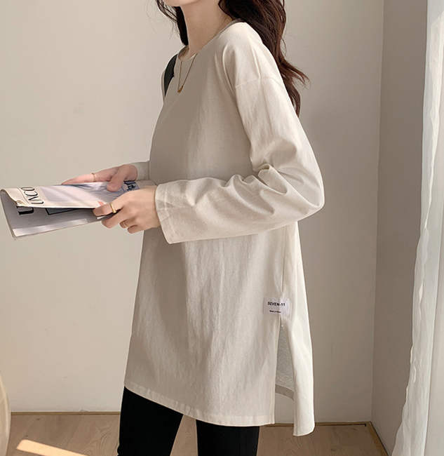Crew neck slit long sleeve T-shirt