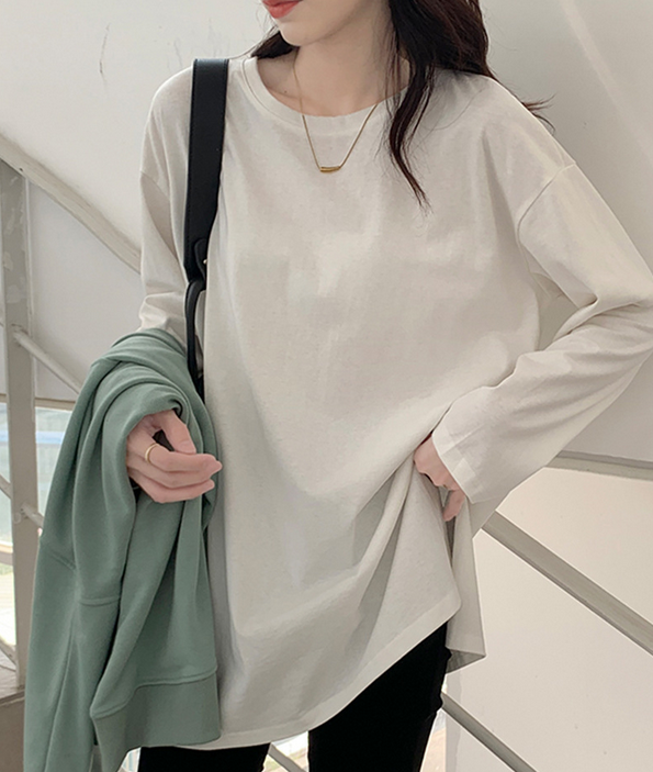 Crew neck slit long sleeve T-shirt