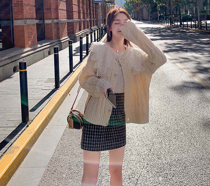 Lace Splicing Sweater