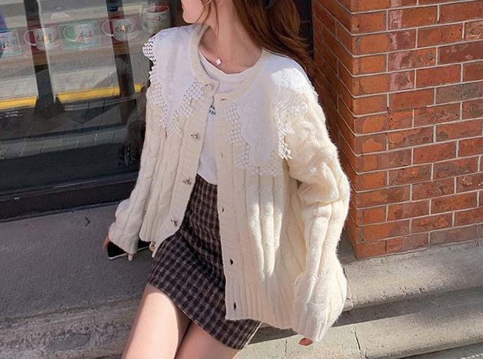 Lace Splicing Sweater